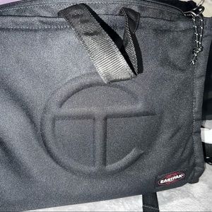 TELFAR BACKPACK/BAG!!! Only used once for my vacations but supper cute !!!!!